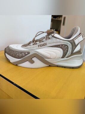 🤎Fendi Flow Cream and Beige Mesh Suede Trainer size 39 NIB 🤎